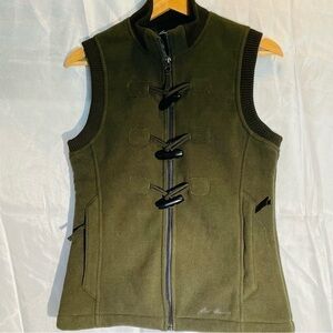 Eddie Bauer vest, Sz XS, Olive Green. Zip up, toggle closures.P2P 17” Length 24”